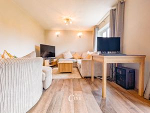 Lounge-Diner- click for photo gallery